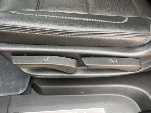 Used 2023 GMC Yukon XL Denali image 41