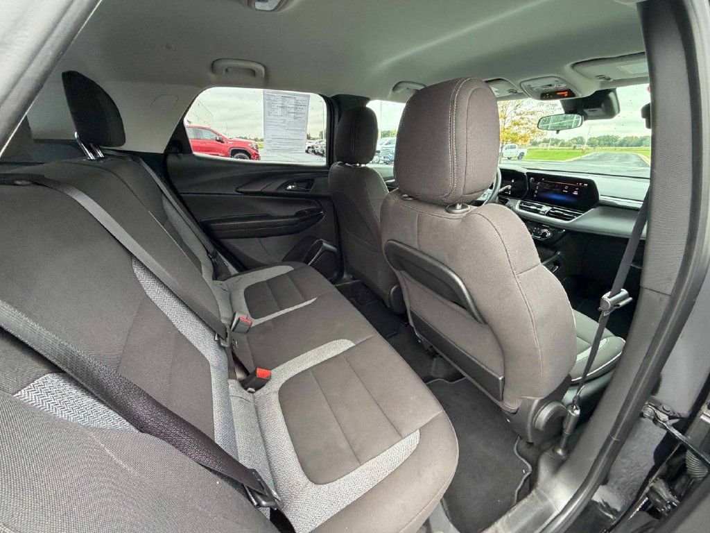 Used 2025 Chevrolet TrailBlazer LT AWD/4WD image 22