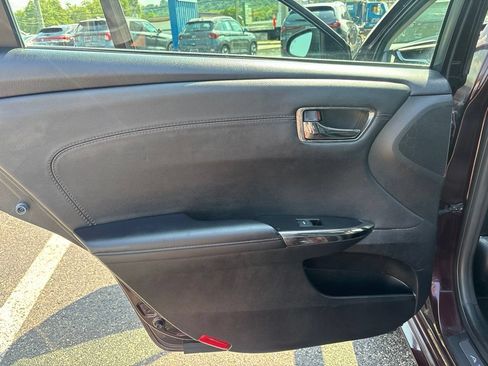 Used 2013 Toyota Avalon Limited FWD image 24