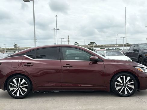 Used 2022 Nissan Sentra SV w/ SV Premium Package FWD image 6