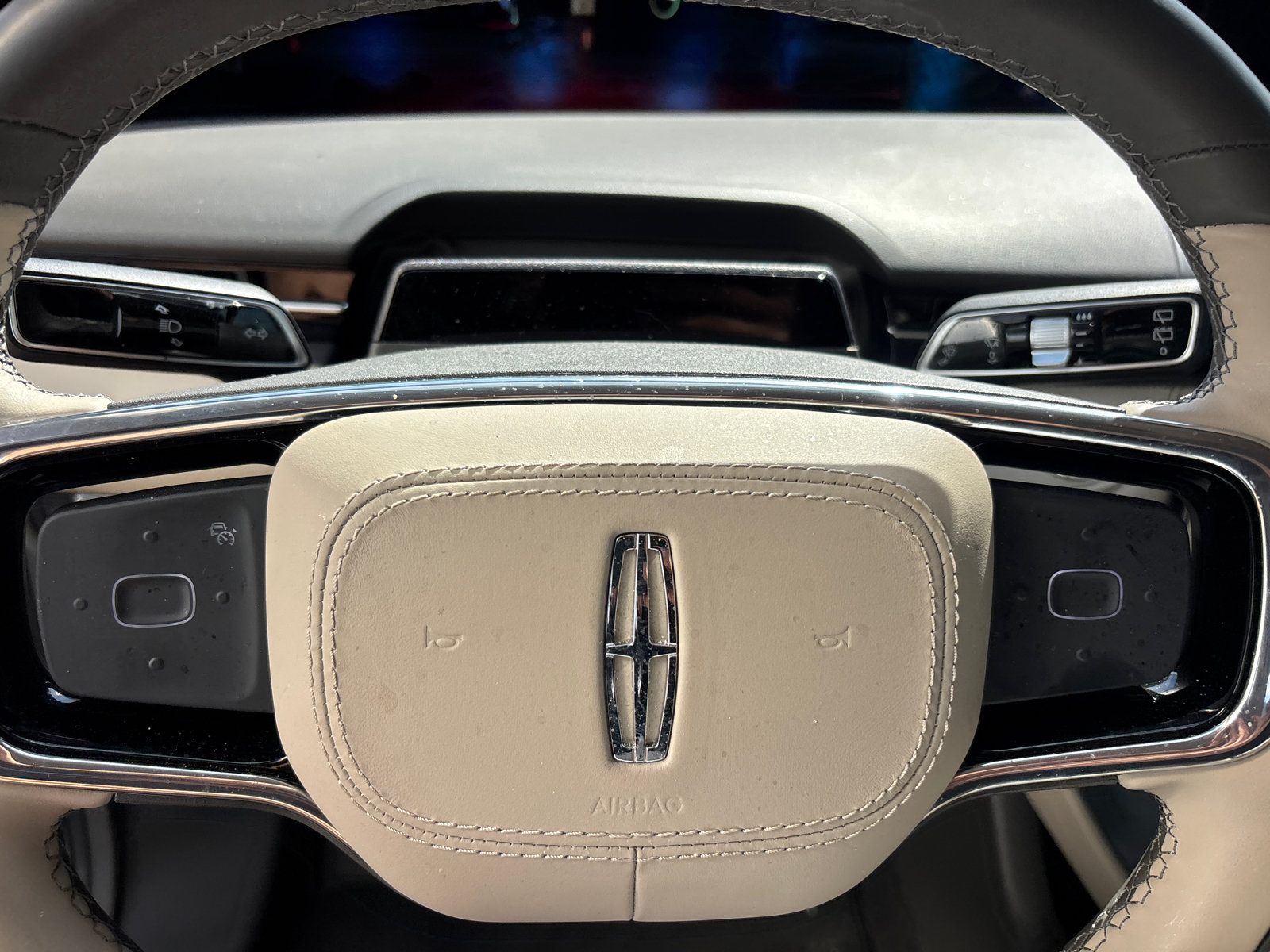 Certified 2025 Lincoln Nautilus Premier AWD/4WD image 15