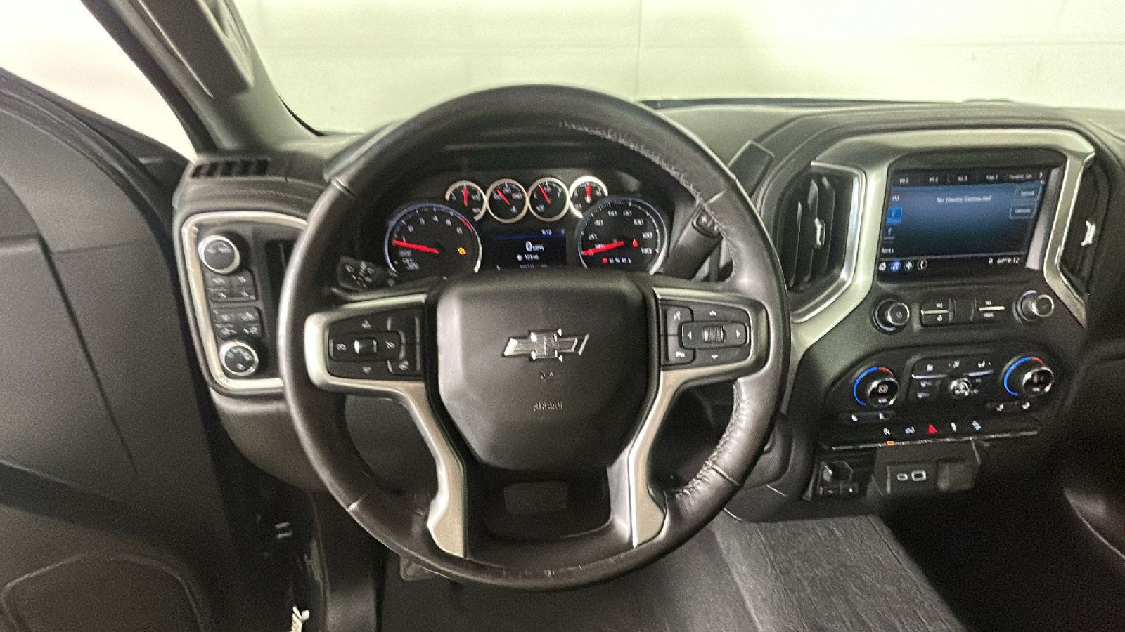 Used 2020 Chevrolet Silverado 1500 LT Trail Boss w/ Convenience Package AWD/4WD image 18