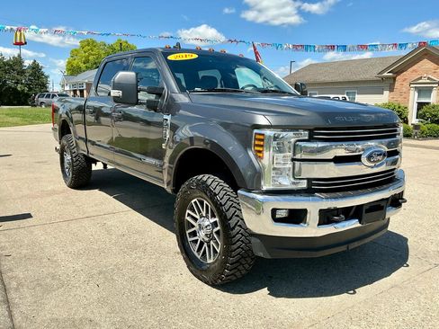 Used 2019 Ford F350 Lariat w/ Lariat Value Package AWD/4WD image 3