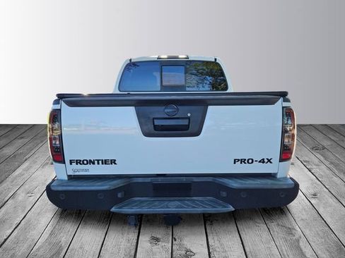 Used 2016 Nissan Frontier PRO-4X AWD/4WD image 4