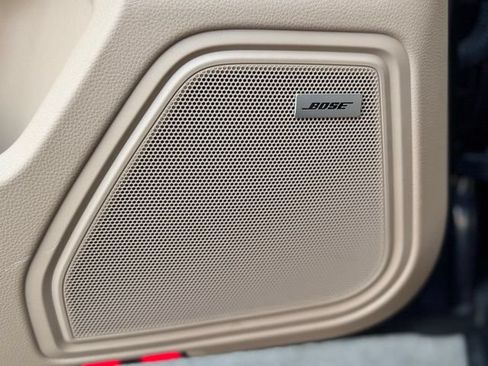 Certified 2022 Porsche Macan S AWD/4WD image 15