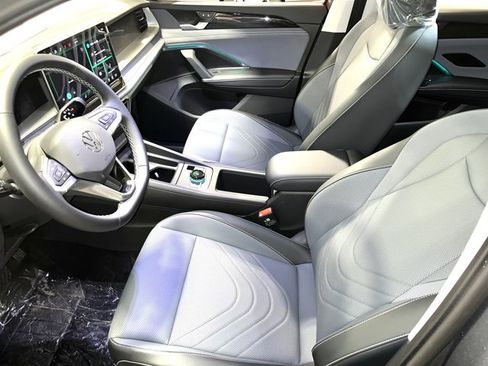New 2026 Volkswagen Tiguan SE AWD/4WD image 17