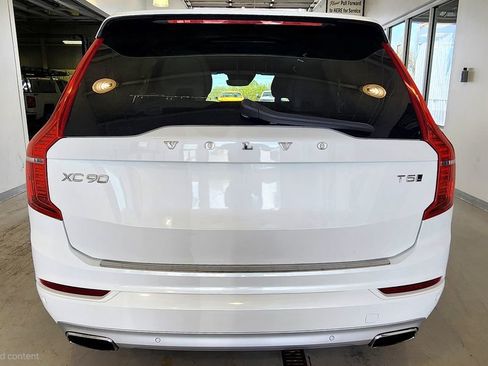 Used 2021 Volvo XC90 T5 Momentum w/ Climate Package image 7
