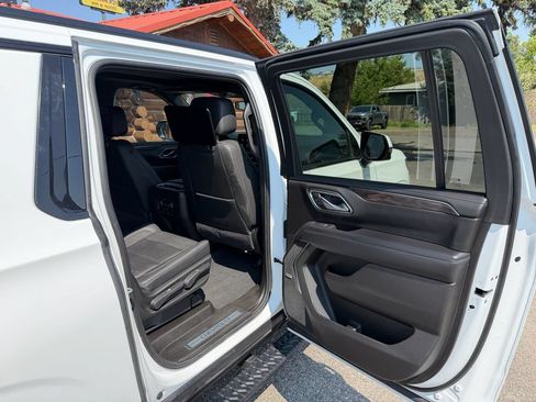 Used 2021 Chevrolet Suburban Z71 w/ Z71 Off-Road Package AWD/4WD image 26