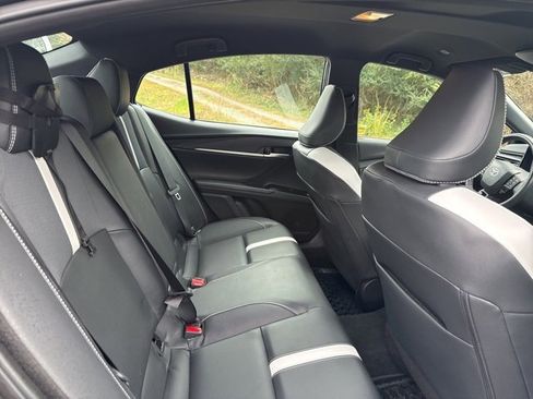 Used 2025 Toyota Camry SE image 46