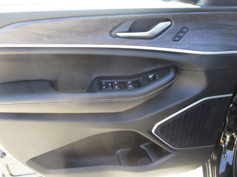 Used 2021 Jeep Grand Cherokee L Limited AWD/4WD image 31