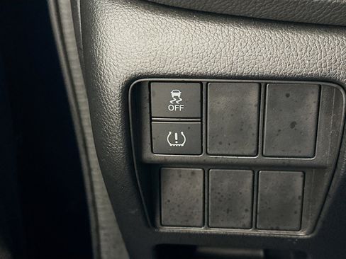 Used 2019 Honda CR-V LX image 17