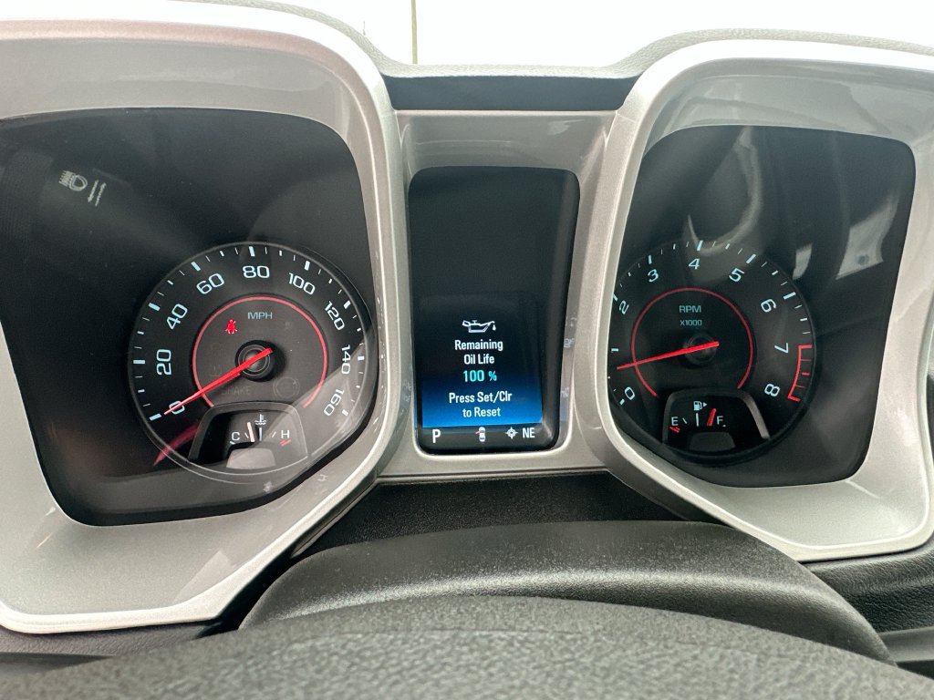 Used 2015 Chevrolet Camaro LT RWD image 11