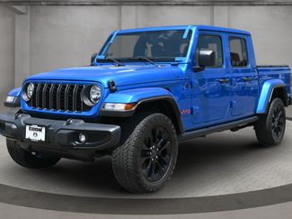 Used 2024 Jeep Gladiator Sport AWD/4WD video 1