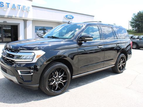 Used 2024 Ford Expedition Limited w/ Excursion Package AWD/4WD image 2