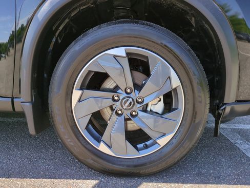 Used 2026 Nissan Rogue SV FWD image 11