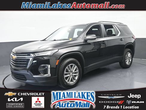 Used 2023 Chevrolet Traverse LT FWD image 1