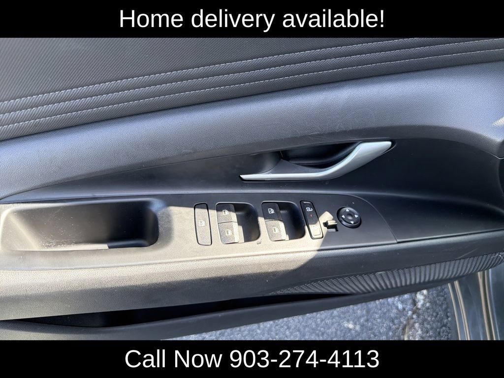 Used 2025 Hyundai Elantra Limited FWD image 17