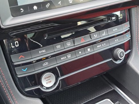 Used 2020 Jaguar F-PACE Checkered Flag image 32