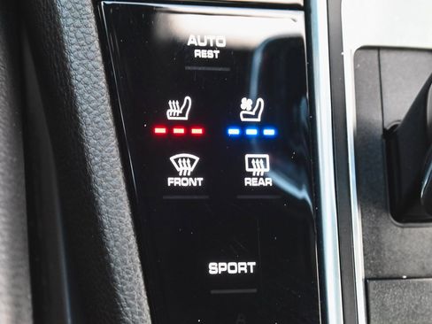 Used 2023 Porsche Cayenne image 27