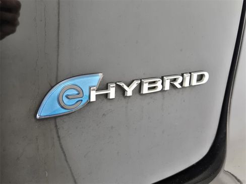 Used 2024 Chrysler Pacifica Select image 12
