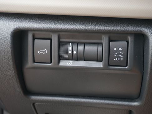 Used 2025 Subaru Forester Limited AWD/4WD image 16