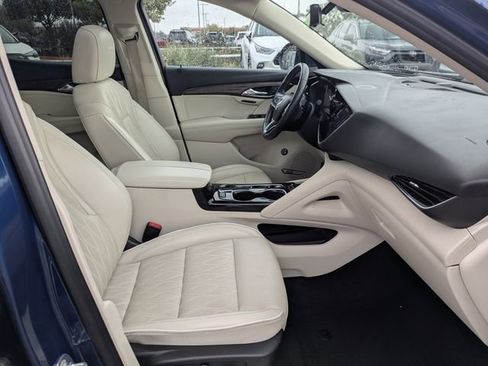 Used 2023 Buick Envision Avenir image 32