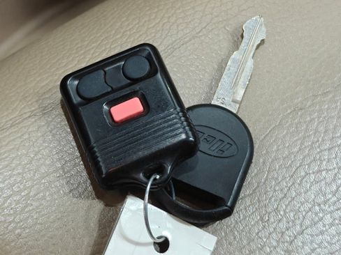 Used 2010 Ford F150 Lariat RWD image 14