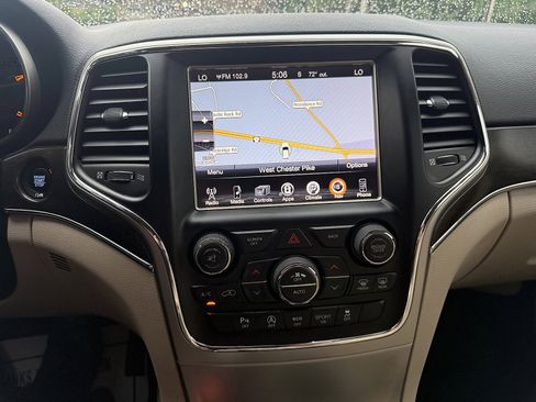 Used 2017 Jeep Grand Cherokee Limited AWD/4WD image 19