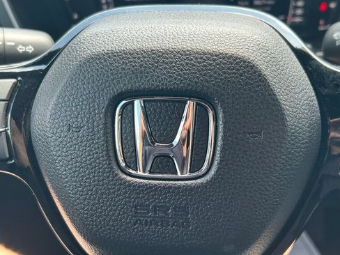 Used 2025 Honda Pilot Black Edition image 41
