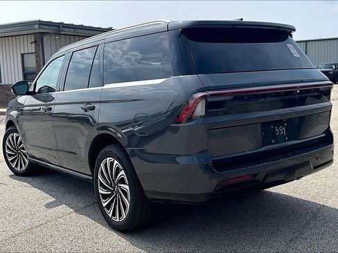 Used 2025 Lincoln Navigator Black Label AWD/4WD image 6