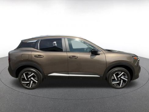 Used 2026 Nissan Kicks SV FWD image 16