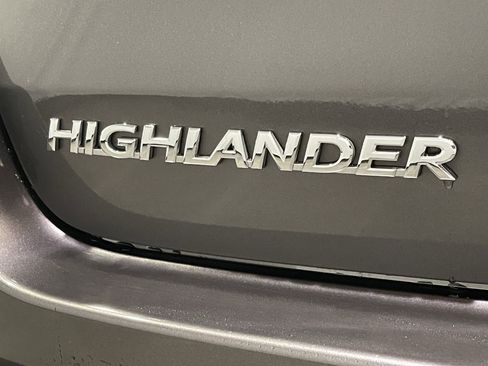 Used 2018 Toyota Highlander Limited image 25