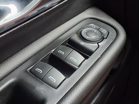 Used 2022 GMC Terrain SLE w/ Driver Convenience Package FWD image 11