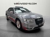 Used 2017 Chrysler 300 C image 4
