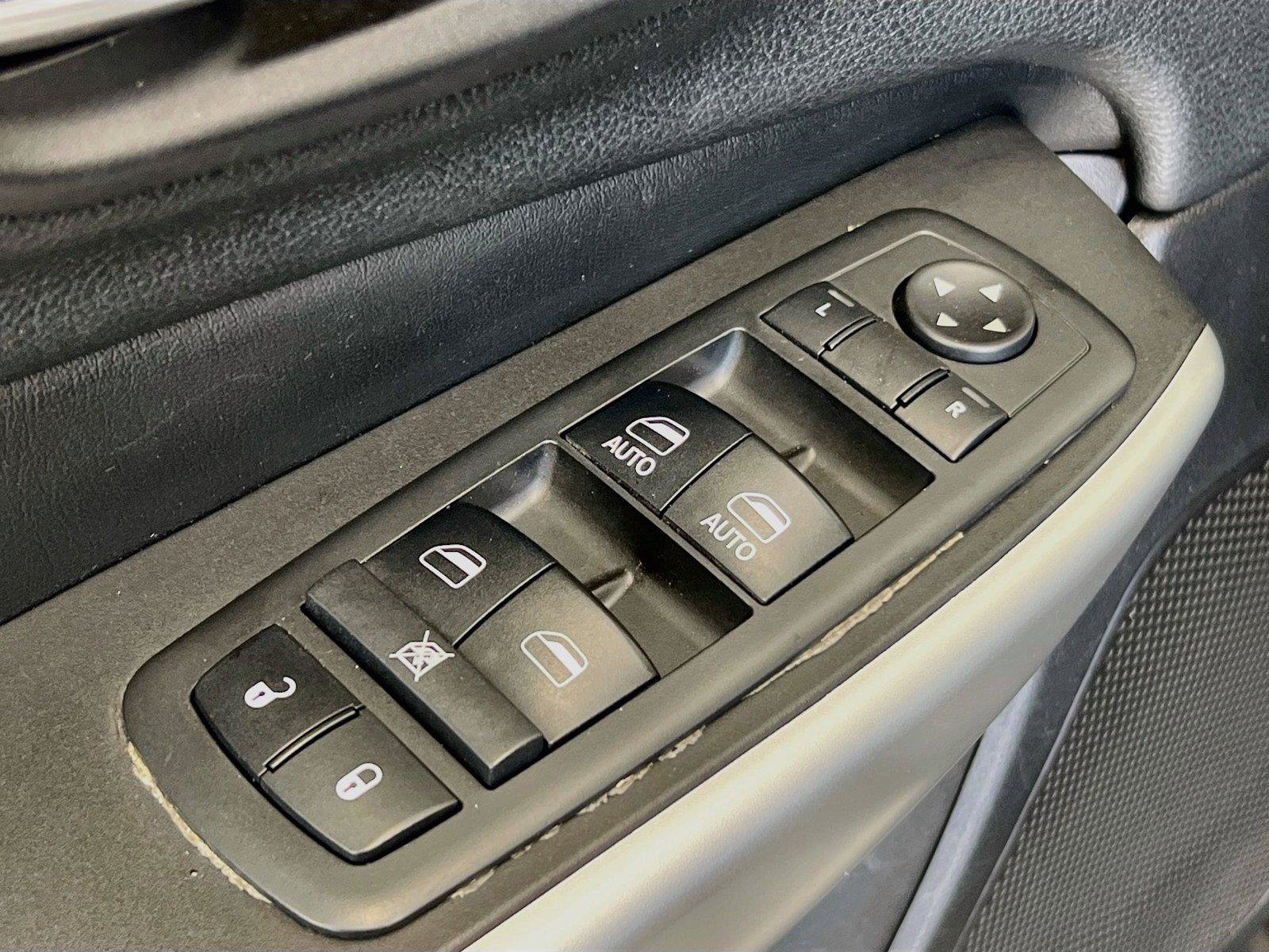 Used 2018 Jeep Cherokee Trailhawk w/ Comfort/Convenience Group AWD/4WD image 20