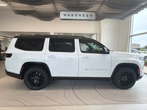 New 2026 Jeep Grand Wagoneer Limited AWD/4WD image 2