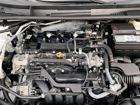 Used 2025 Toyota Corolla LE image 31