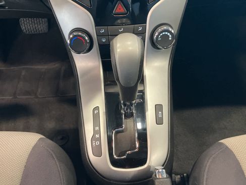 Used 2015 Chevrolet Cruze LS image 15