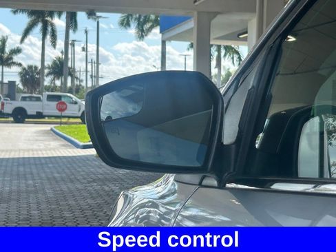 Used 2019 Ford Escape SEL image 17