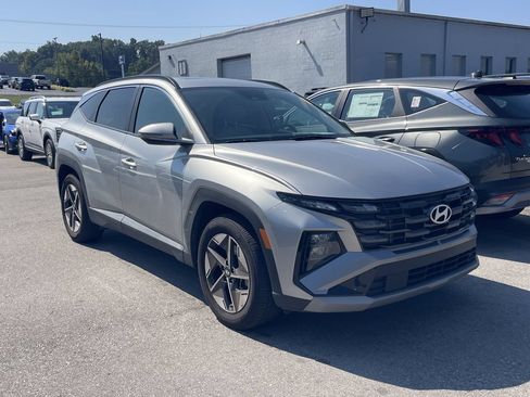 Used 2025 Hyundai Tucson SEL FWD image 1