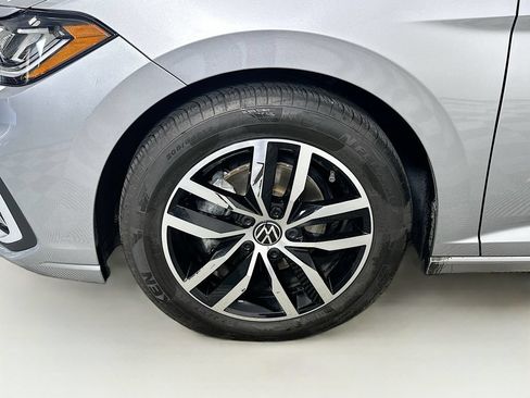 Used 2025 Volkswagen Jetta SE w/ Sunroof Package FWD image 25