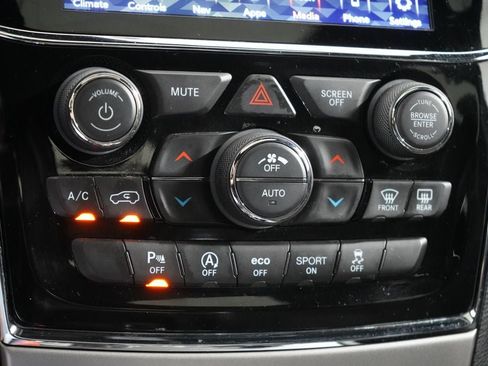 Used 2020 Jeep Grand Cherokee Trailhawk AWD/4WD image 20