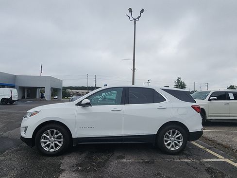 Used 2019 Chevrolet Equinox LT FWD image 2