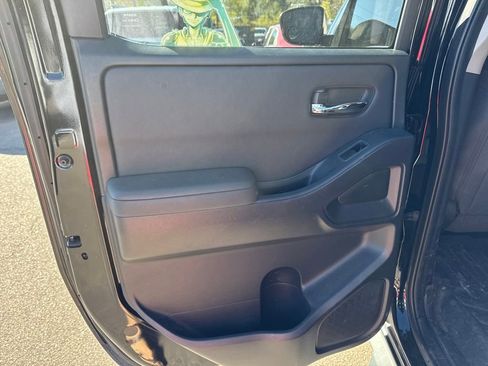 Used 2022 Nissan Frontier SV image 30