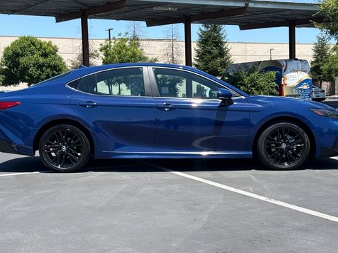 Used 2025 Toyota Camry SE FWD image 10