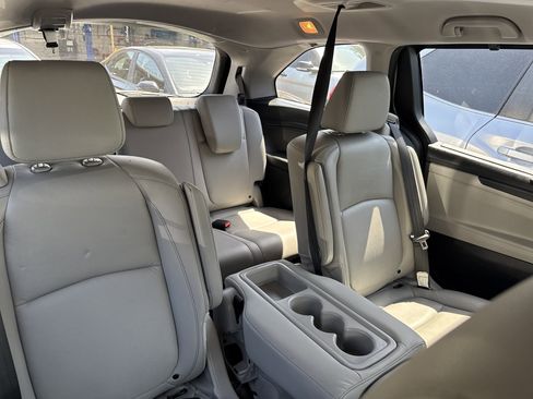 Used 2023 Honda Odyssey EX-L image 4