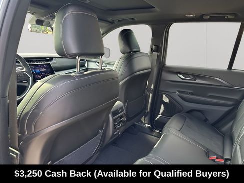 New 2025 Jeep Grand Cherokee Altitude RWD image 20