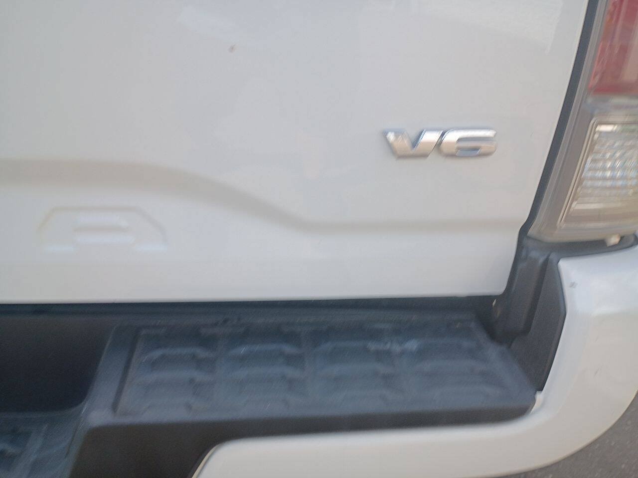 Used 2020 Toyota Tacoma TRD Sport AWD/4WD image 18
