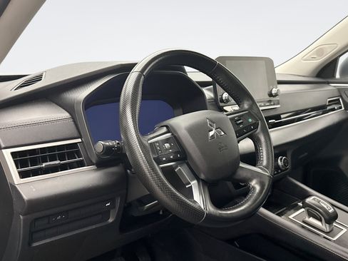 Used 2024 Mitsubishi Outlander SE AWD/4WD image 7