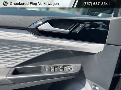 Used 2023 Volkswagen Taos S FWD image 13